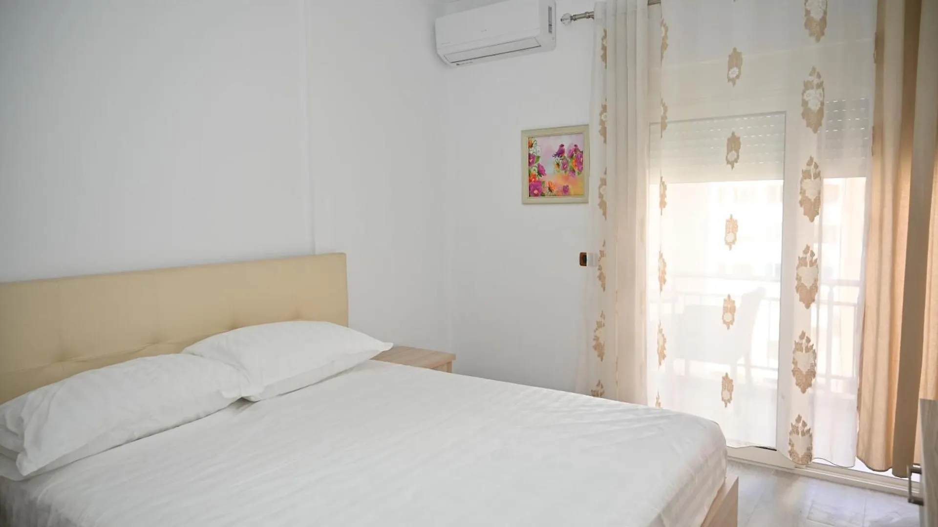 Elite Apartments Durres 0*,