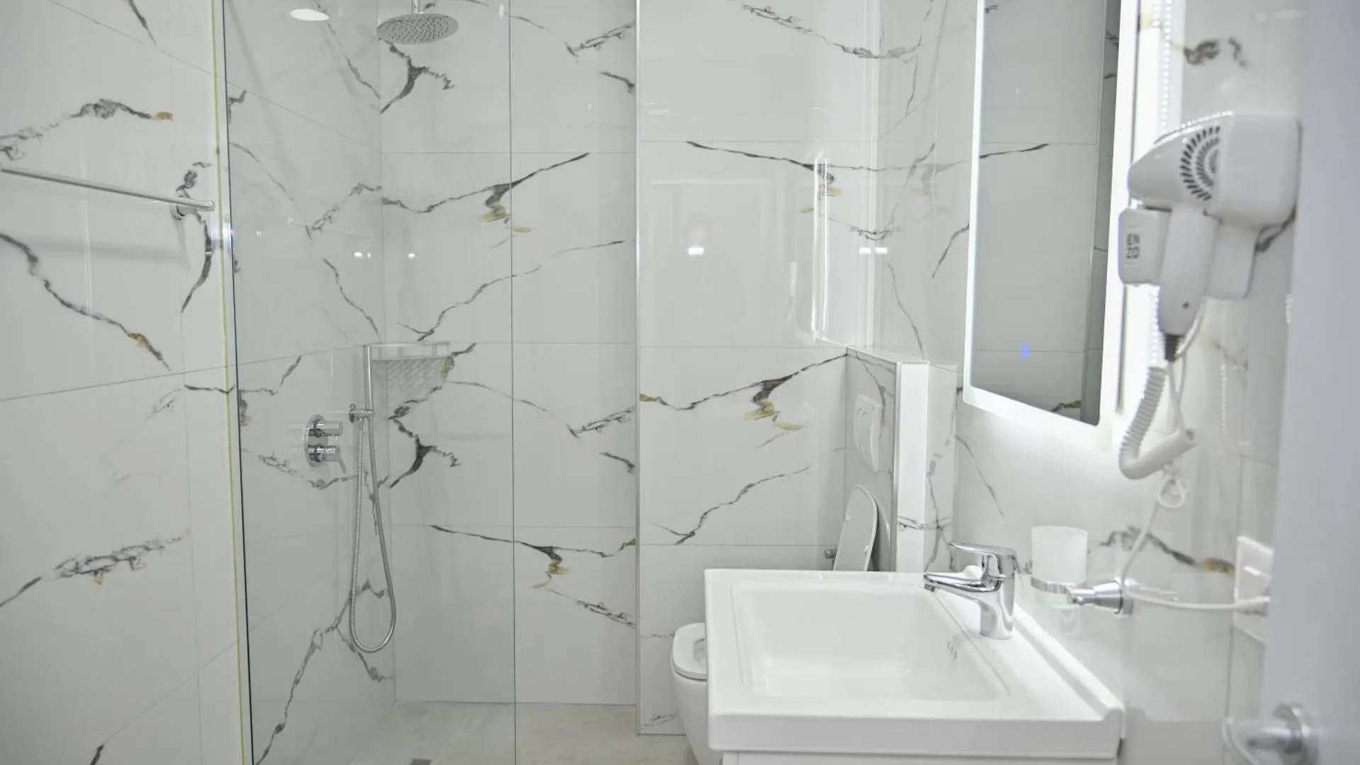 Elite Apartments Durres 0*,