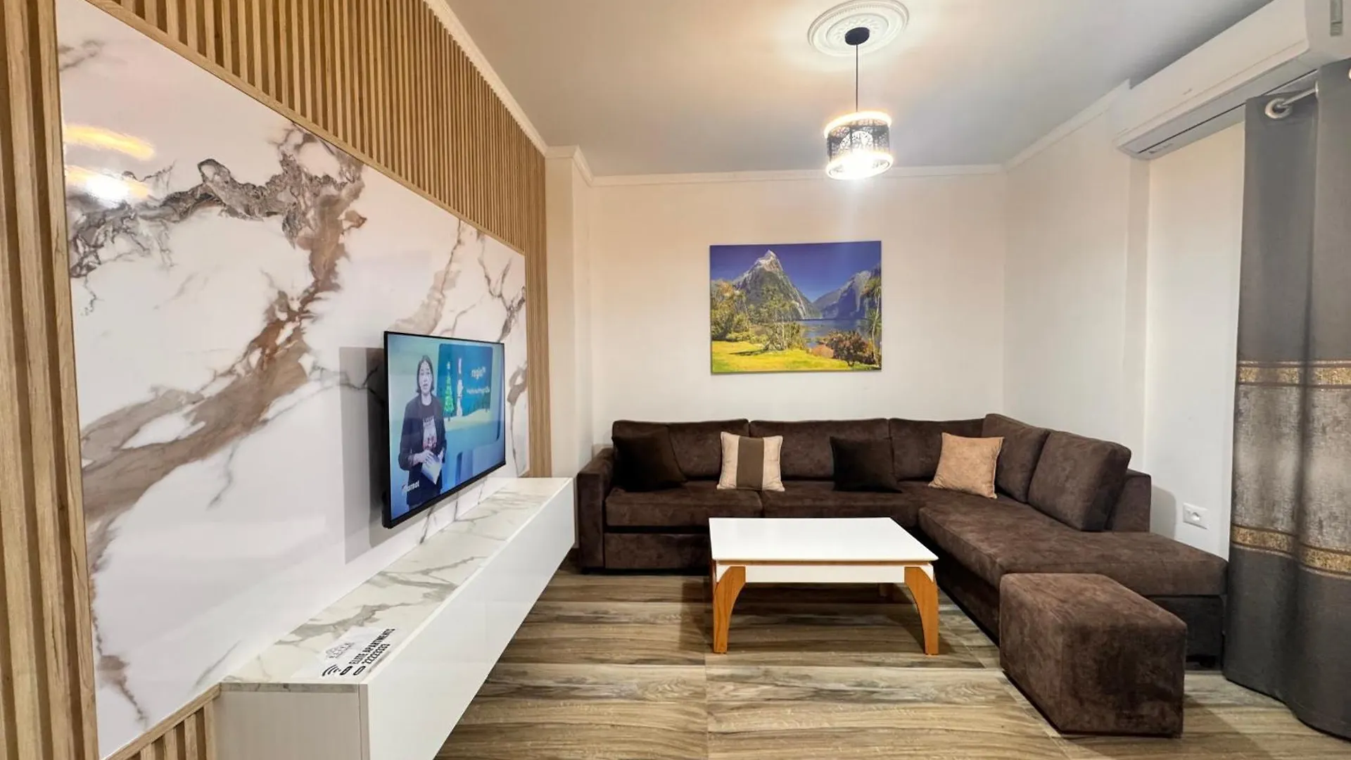 Elite Apartments Durres 0*,