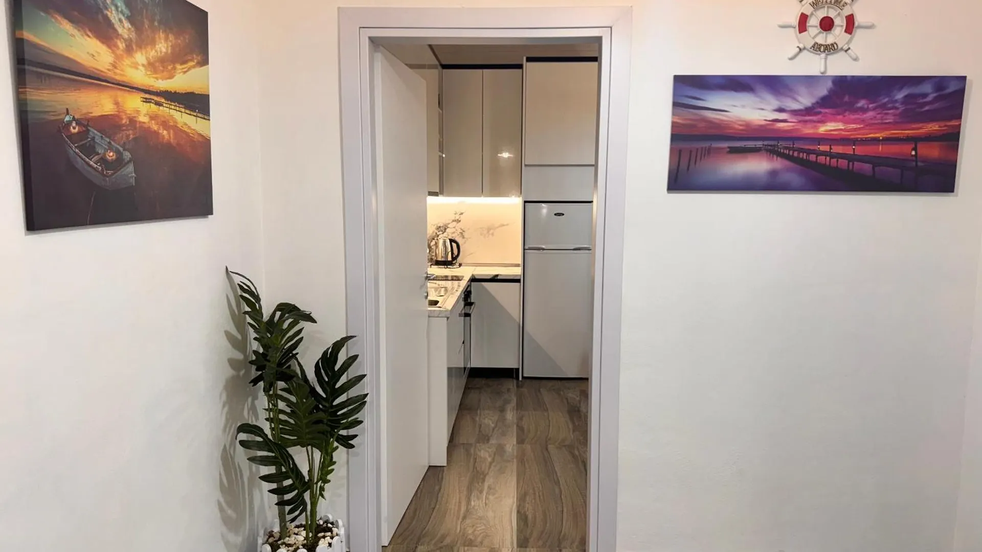 Elite Apartments Durres 0*,