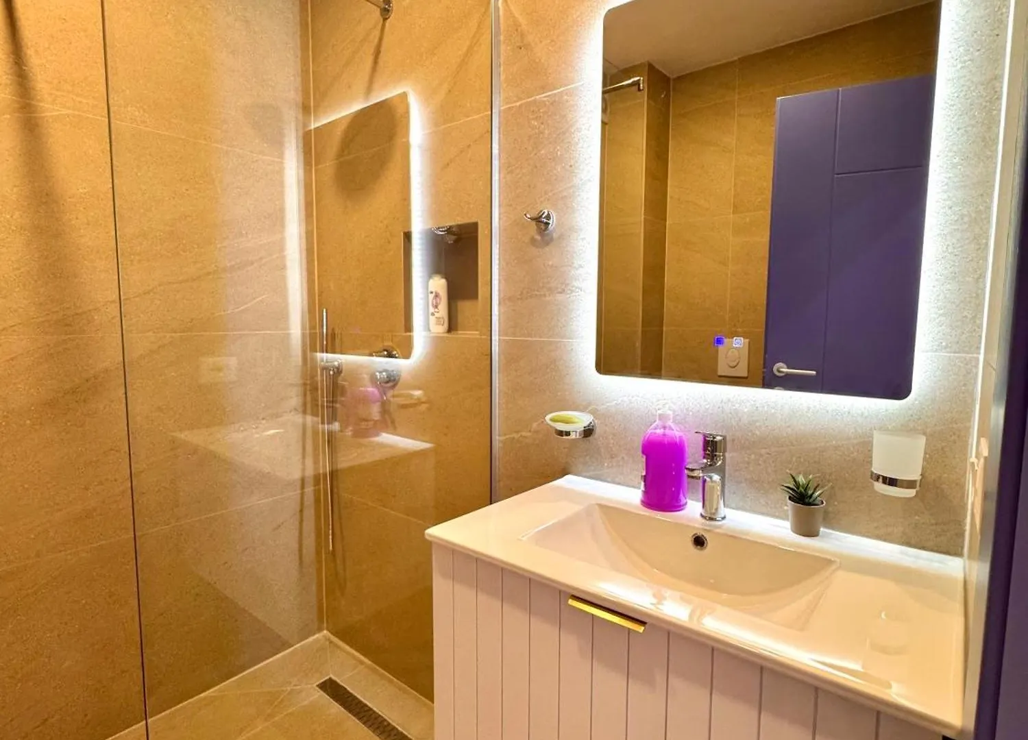 Elite Apartments Durres 0*,  Albania